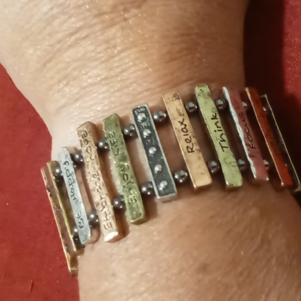 Inspirational expandable bracelet in metallic silver,gold,copper, brassy color.